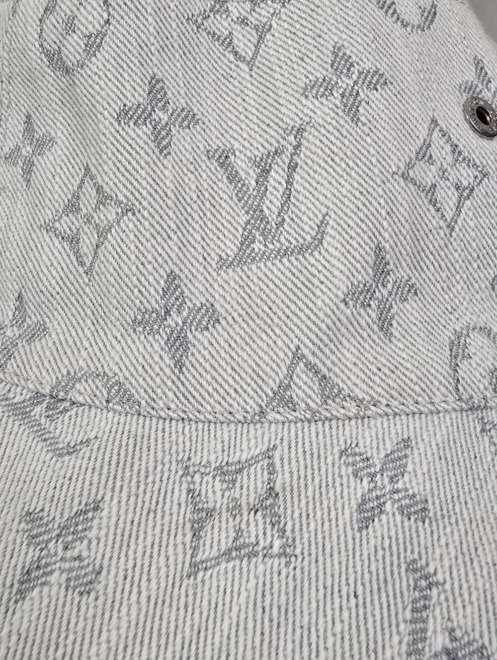 Louis Vuitton Monogram Bucket Hat - Reversible - Picture 11 of 12